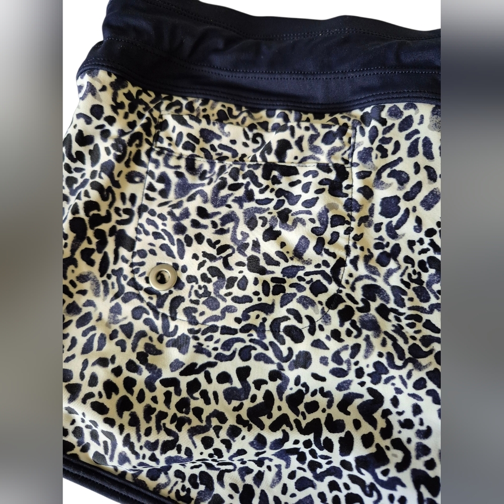 Athleta‎ Leopard Print Athletic Shorts Size Black And Blue M - Picture 5 of 6